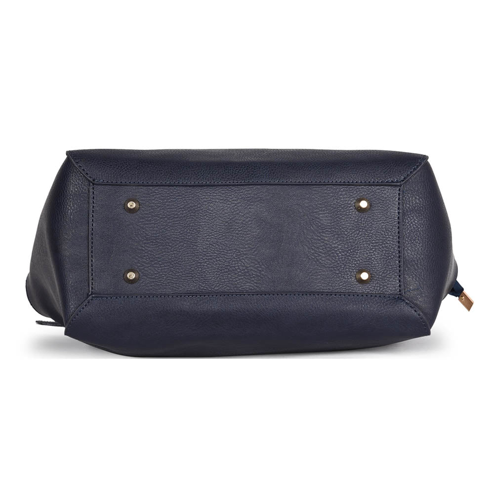 Chic & Versatile Hand & Shoulder Bag – The Perfect Blend of Style and Function.