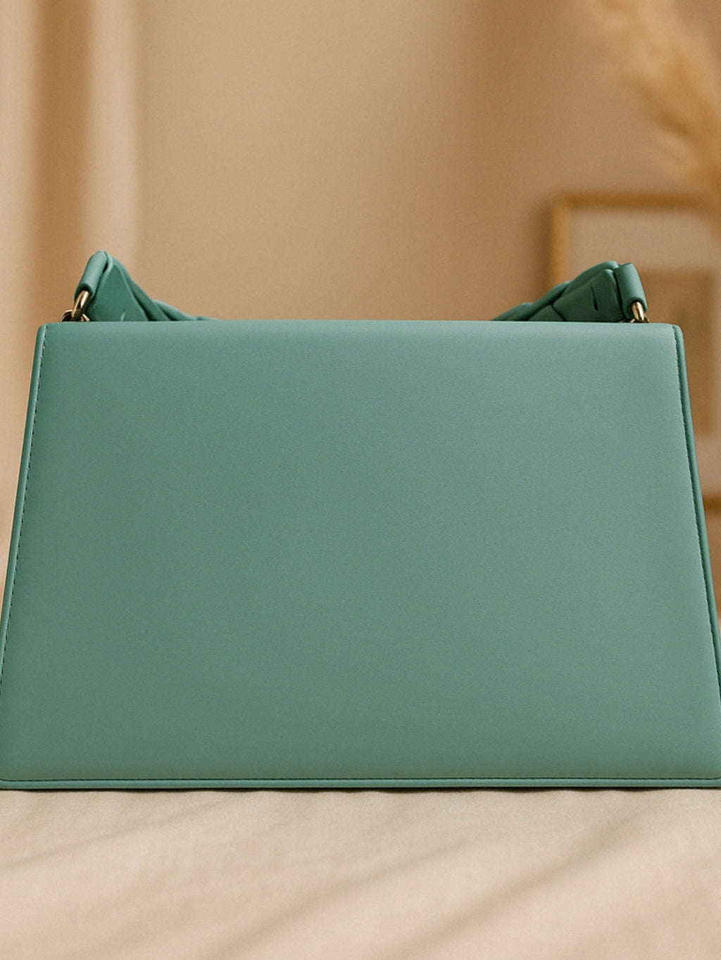 Trendy Light Green Leather Handbag for Women - Elegant & Modern Design